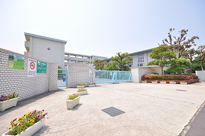 Primary school. 500m to Kitakyushu Hikino elementary school (school district) (Elementary School)