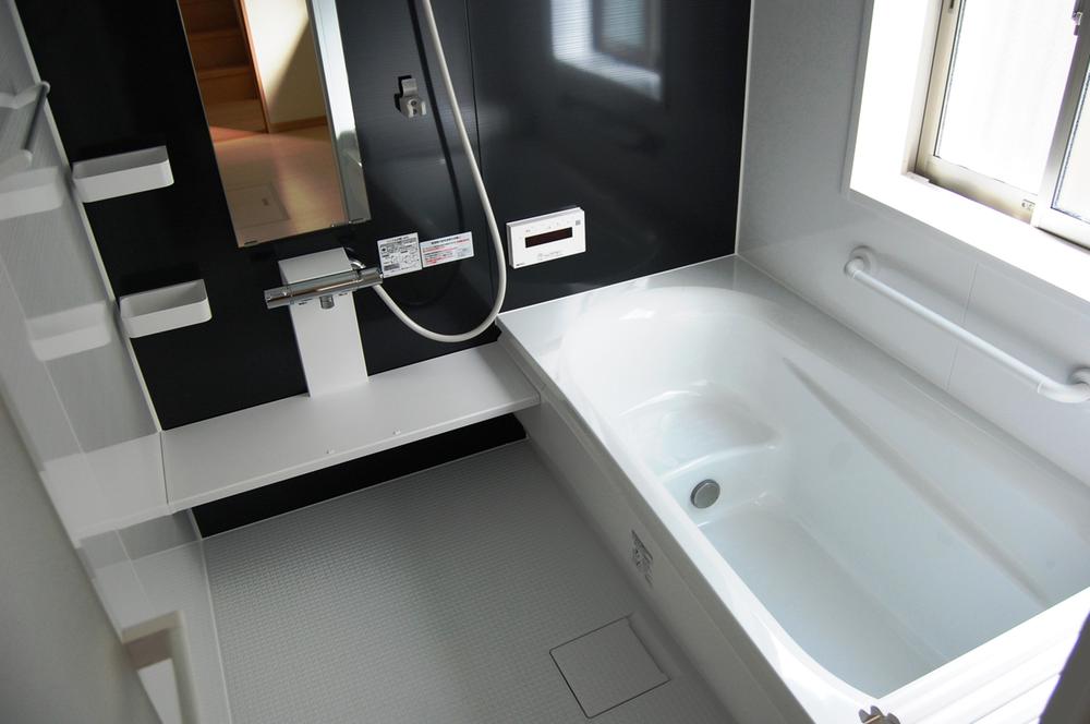 Same specifications photo (bathroom)