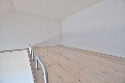 Other room space. On top of the loft