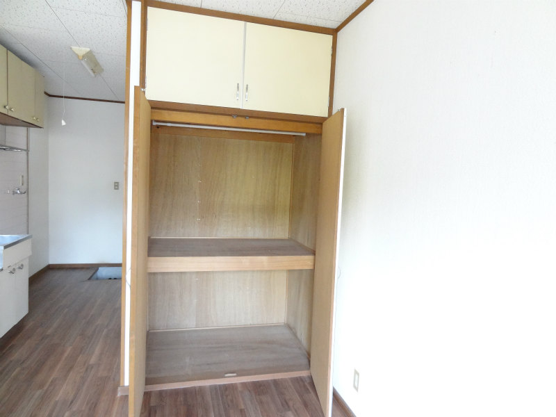 Other room space. Receipt