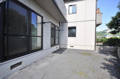 Balcony. Private garden