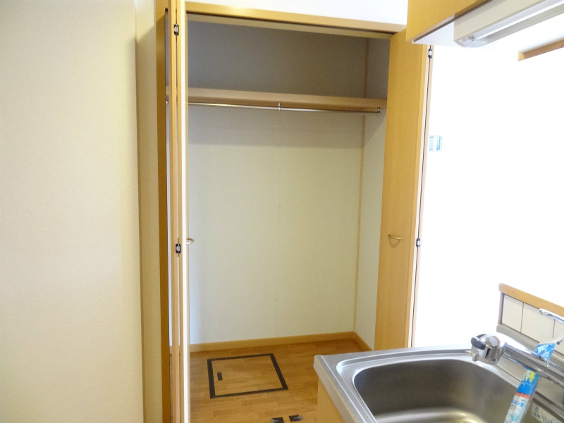 Other room space. Receipt