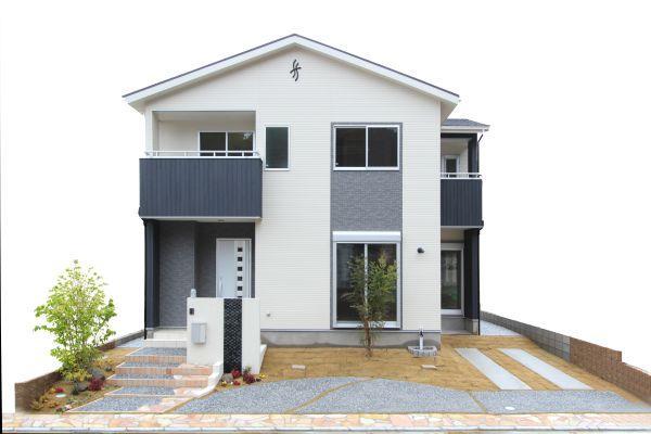 Local appearance photo. Local (11 May 2012) wide shooting No. 19 place white and navy blue of harmony entrance hall and homey interior is attractive