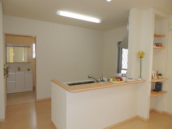 Kitchen. Indoor (September 2013) shooting No. 19 place easy-to-use housework flow line