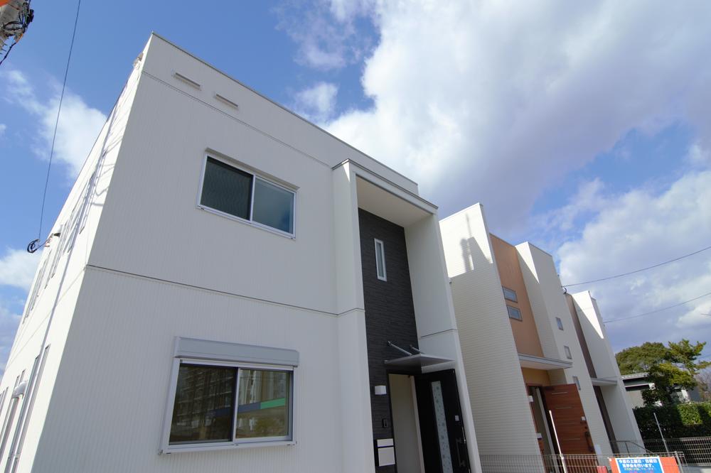 Local photos, including front road. Parking is available three! (Parallel)