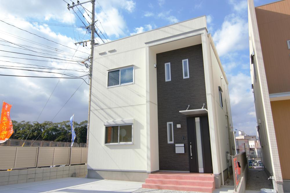 Local appearance photo. ■ Urbane stylish design!