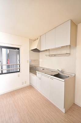 Kitchen. Gas stove can be installed