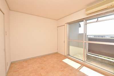 Other room space. Western-style 6 Pledge (storage space available)