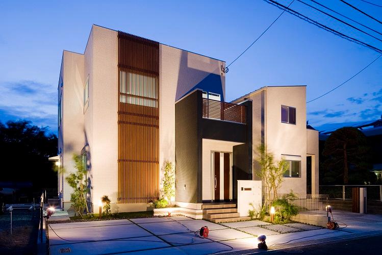 (No. 2 locations) house with a large atrium Site area 140.15 sq m (42.39 square meters) parking space three Allowed (one light)