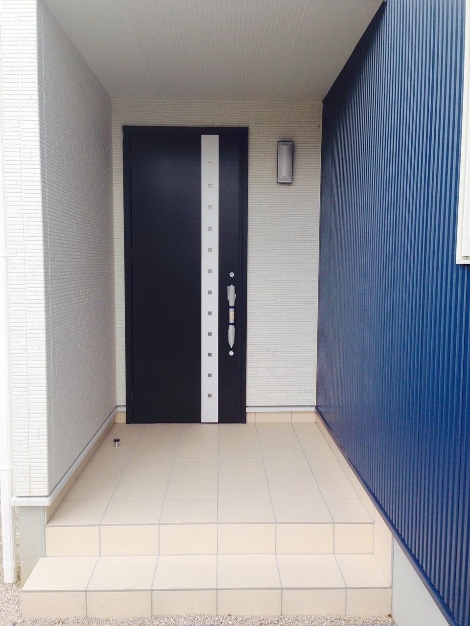 Entrance. Entrance before approach, Also you need to not panic rainy day with a roof. (With Sensor Light)