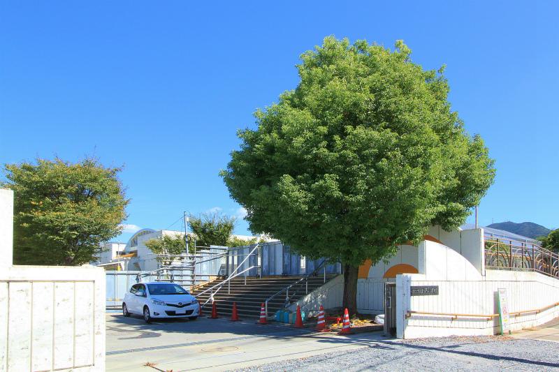 Primary school. 638m to Ohara elementary school