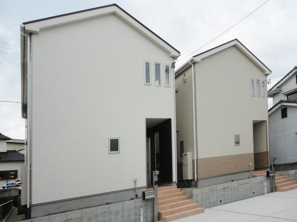 Local appearance photo. It was completed. It is during the open house held certainly once please visit. We look forward to everyone for coming heart.