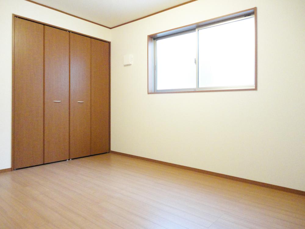 Other introspection. 6 Pledge of Western-style. There is a large closet is ideal for children's rooms.