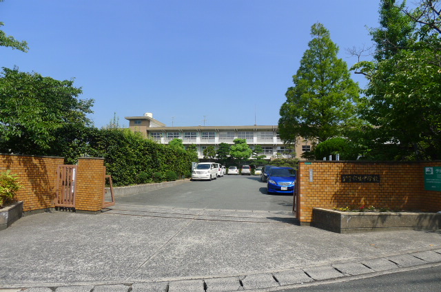 Junior high school. 965m to the hole production (junior high school)