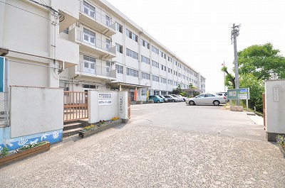 Junior high school. 500m to Honjo junior high school (school district) (junior high school)