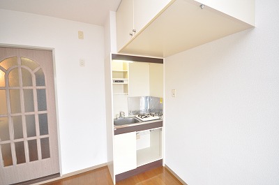 Kitchen. The kitchen is equipped with 1 lot gas stoves ☆ 