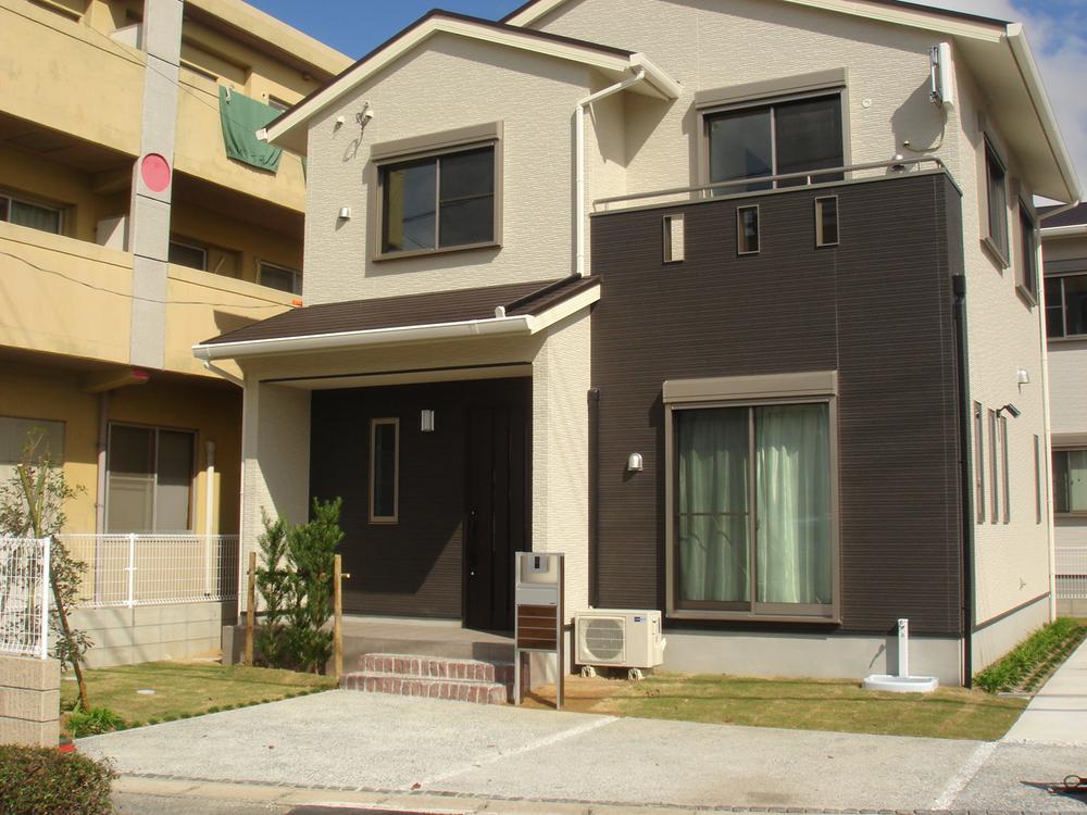 Local appearance photo. 1 Building appearance site (October 2013) Shooting