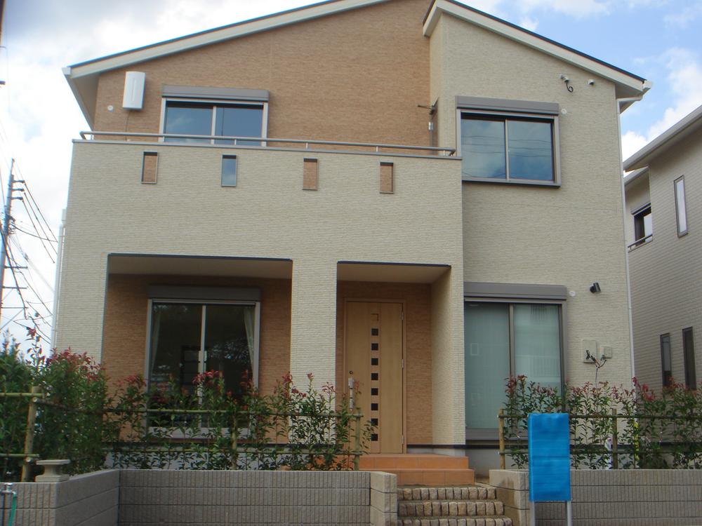 Local appearance photo. 3 Building appearance site (October 2013) Shooting