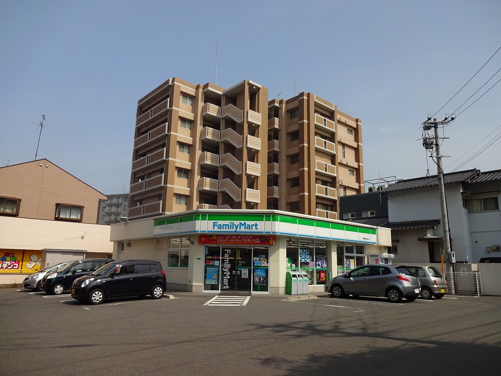 Convenience store. FamilyMart Hachiman production Medical College Street store up to (convenience store) 174m