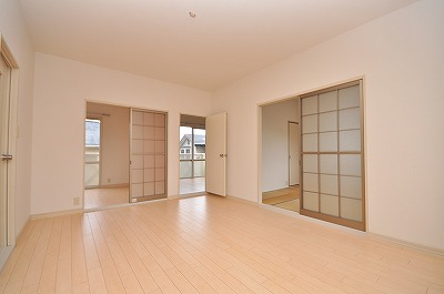 Other. You can go from the living room to each room. 