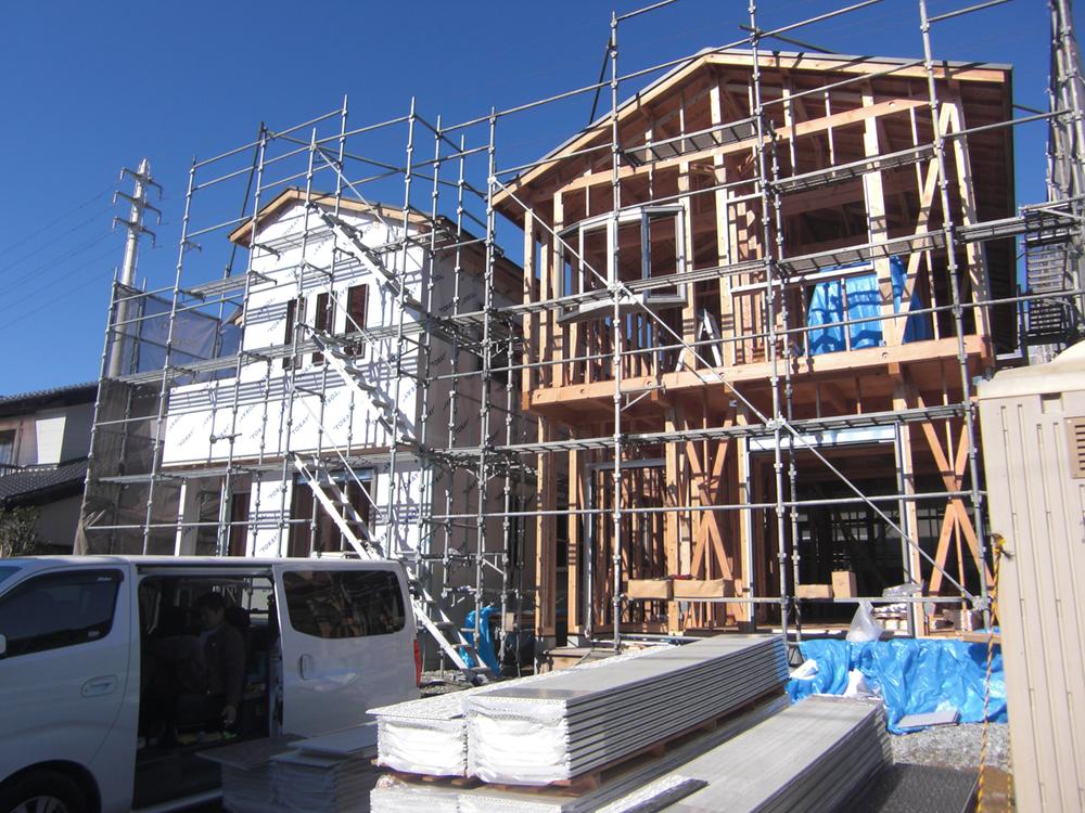 Local appearance photo. Parking space three Allowed! ! 2014 end of February will be completed