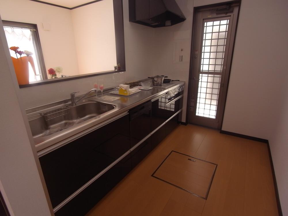 Kitchen. Room (August 2013) Shooting