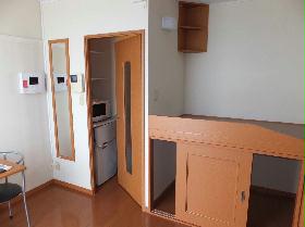 Living and room. Folding table ・ Chair ・ With curtain