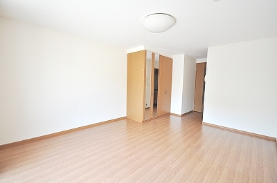 Living and room. Spacious living room is 12 Pledge! 