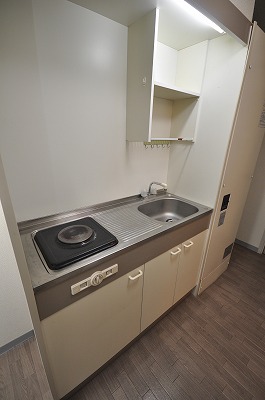 Kitchen. There chopping board space ☆