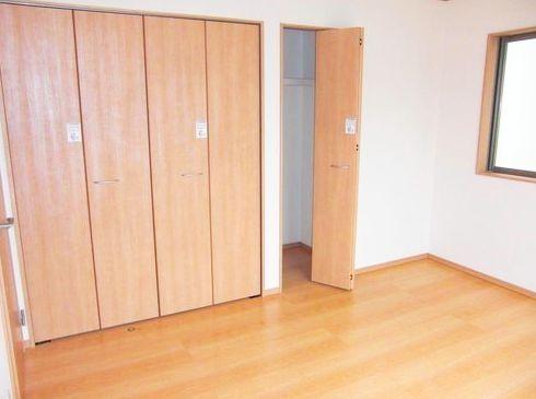 Same specifications photos (Other introspection). All room two-sided lighting, All room housed there!