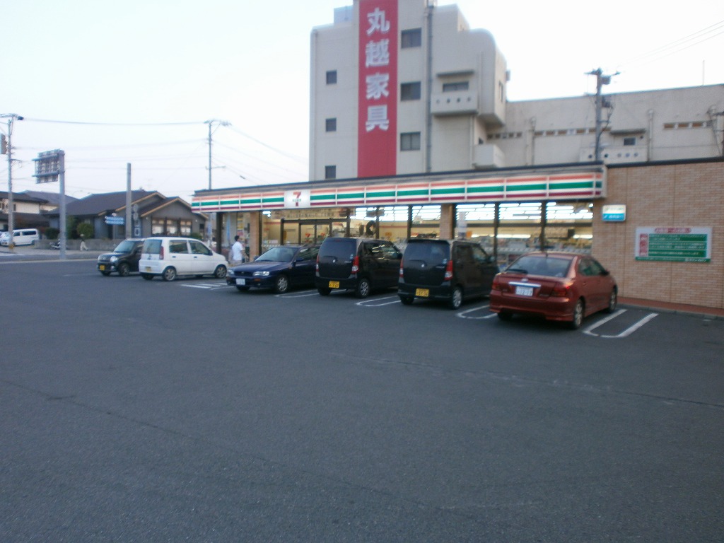 Convenience store. Seven-Eleven Mizumaki Korosuekita 4-chome up (convenience store) 845m