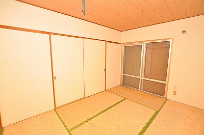 Balcony. How looked Western-style 6 Pledge from the kitchen side.