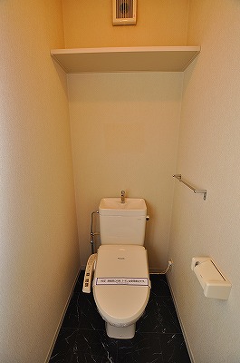 Toilet. Washlet has arrived. I'm glad shelf