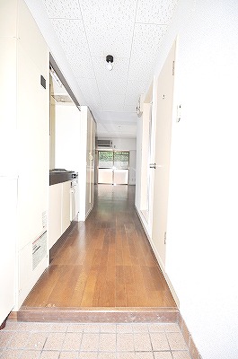 Entrance. State that from the outside looked at the front door. (Shoes Box Yes)