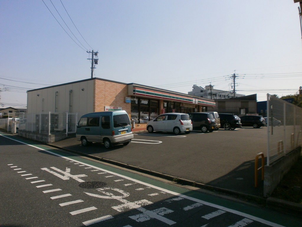 Convenience store. Seven-Eleven Yahata Norimatsu 3-chome up (convenience store) 281m