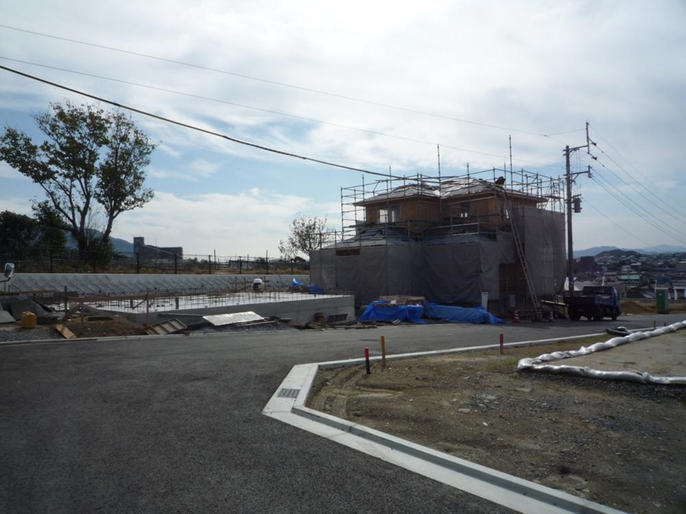 Local photos, including front road. Local (10 May 2013) Shooting