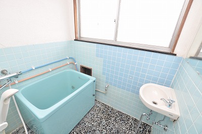 Bath. Shower Yes Get hot water ☆ 