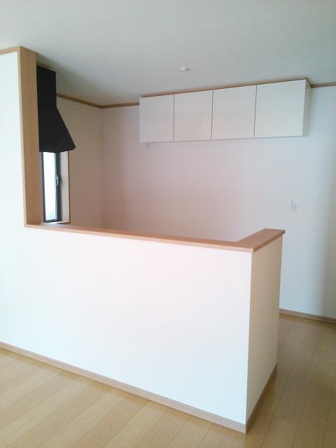 Living. Counter Kitchen