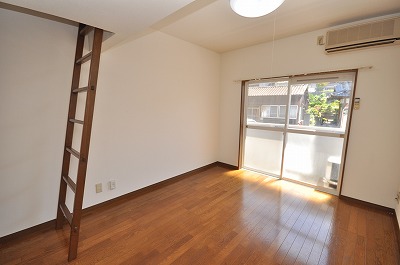 Washroom. Apparently the veranda from in the room