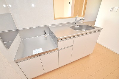 Kitchen. Gas stove can be installed.