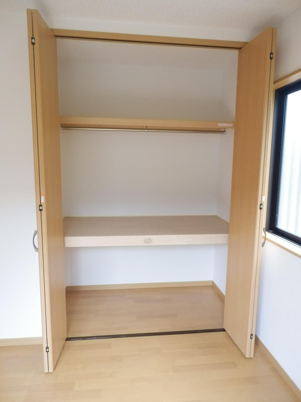 Receipt. East 6 Pledge Western-style housing