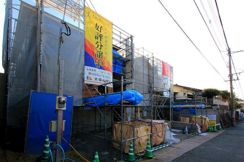 Local photos, including front road. 2013 December 5 shooting