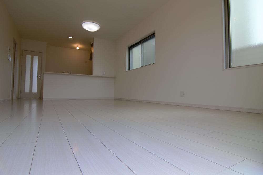 Living. ■ I feel very widely