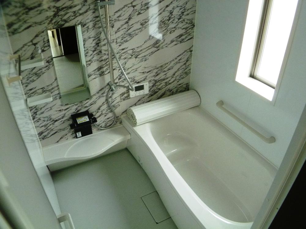 Bathroom. Indoor (12 May 2013) Shooting