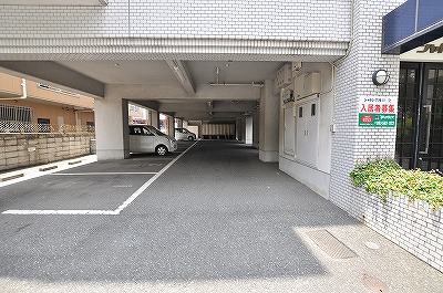 Parking lot. Parking (Piloti type)