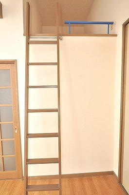 Other room space. loft