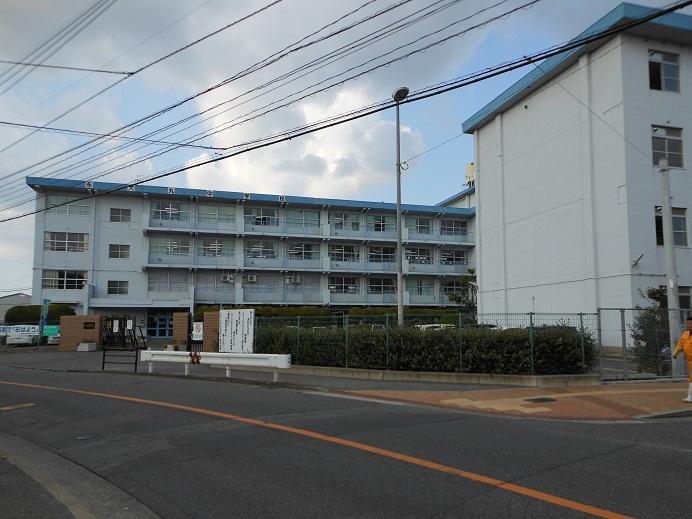 Junior high school. 860m to Kitakyushu Einomaru junior high school (junior high school)