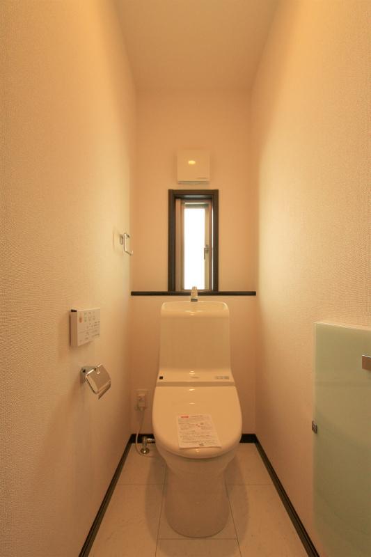 Toilet. 2013 September 20 shooting