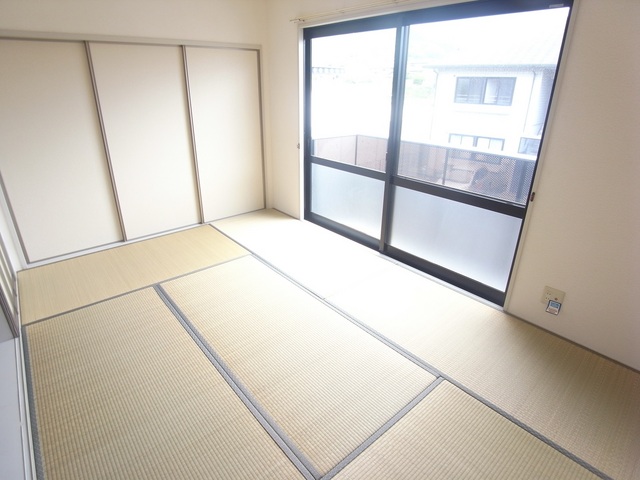 Living and room. It is good I room with a Japanese-style room