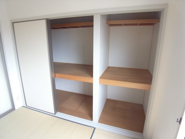 Other Equipment. Japanese-style storage lot! I'm happy to futon faction!